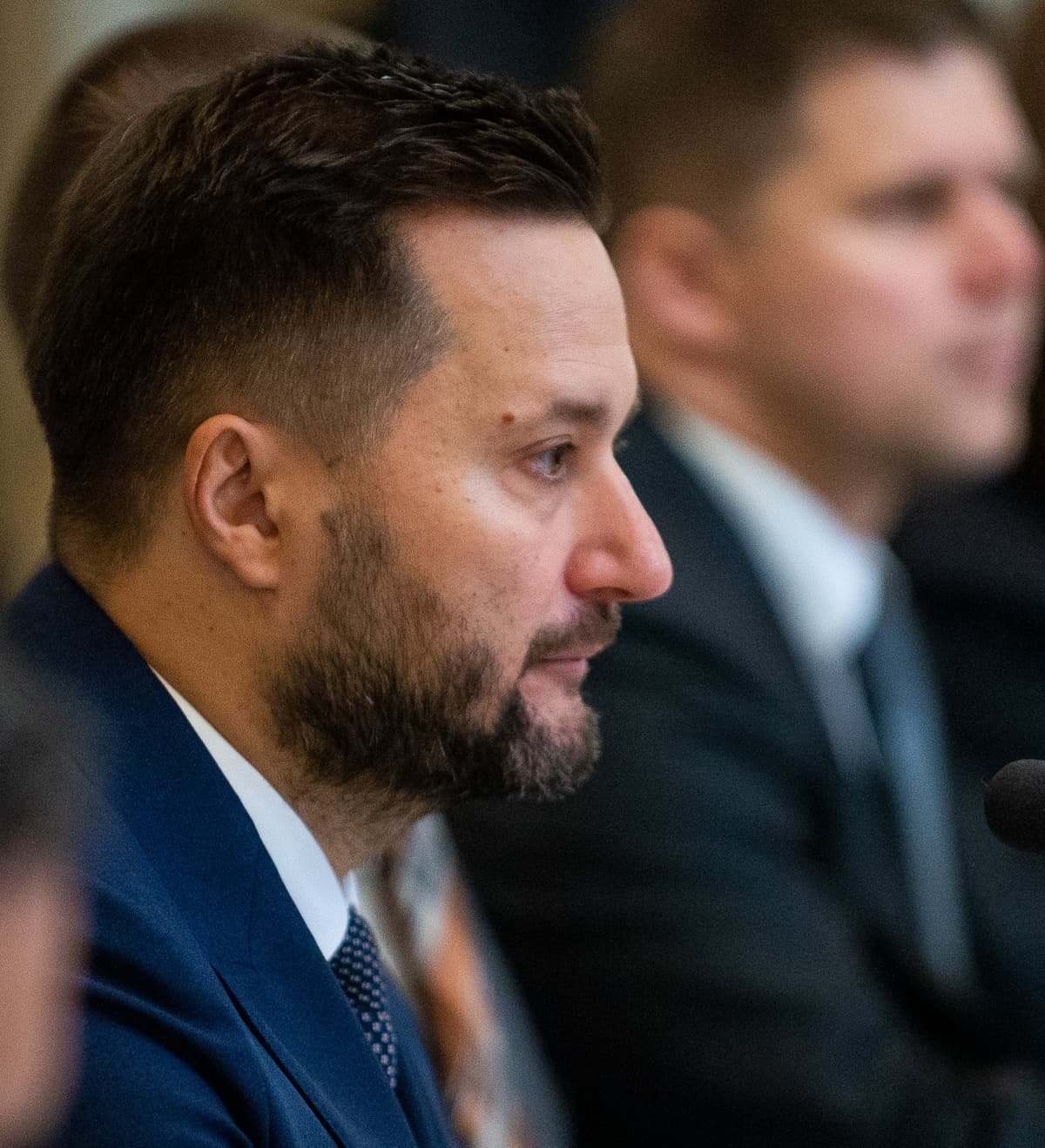 Primátor Matúš Vallo. V pozadí Ján Hrčka. FOTO: TASR / Jakub Kotian (cropped)