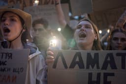 Protesty proti zrušeniu nezávislosti ukrajinských protikorupčných úradov. Foto TASR/AP