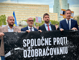 Lídri opozície na proteste. Foto: Facebook/Jaro Naď